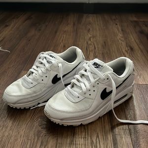Nike Air Max 90 Shoes